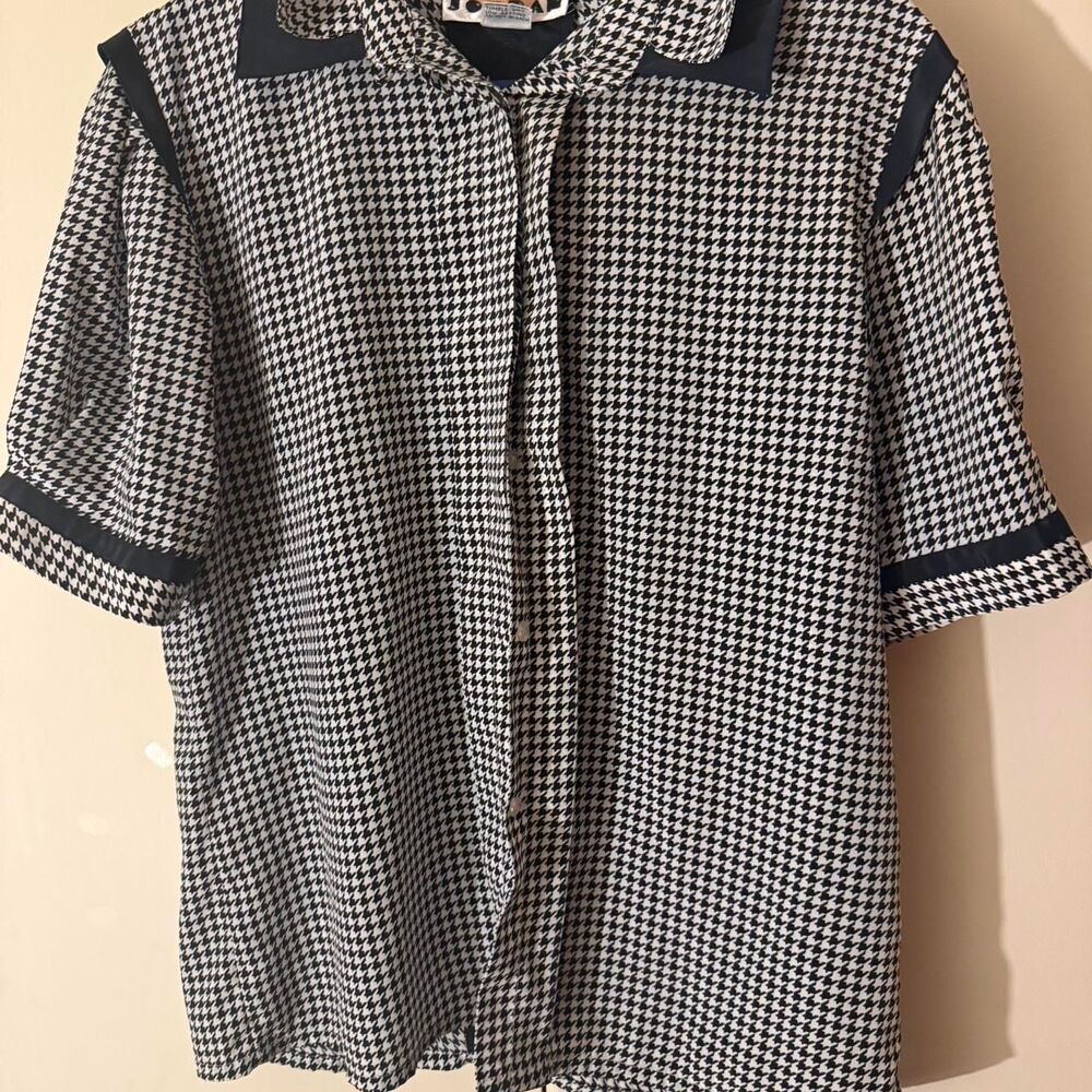 Jordan Women's Black and White Blouse